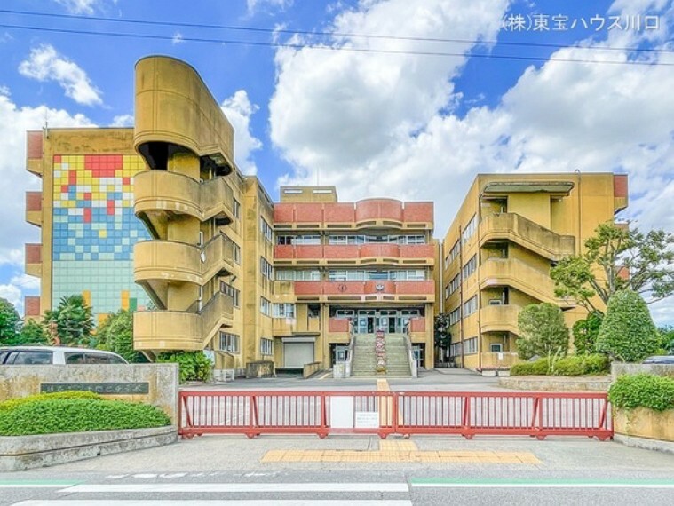 中学校 越谷市立千間台中学校 1200m