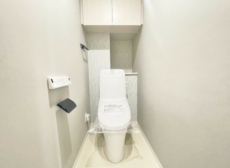トイレ 白を基調とした清潔なトイレ
