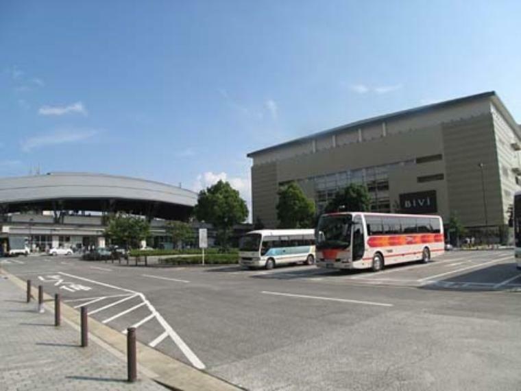 二条駅（JR 山陰本線） 京都駅まで2駅　乗車約6分。地下鉄東西線も利用可能です。