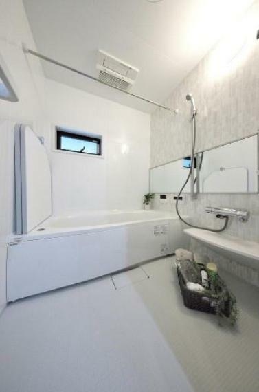 浴室 浴室乾燥暖房機付きのバスルームです！
