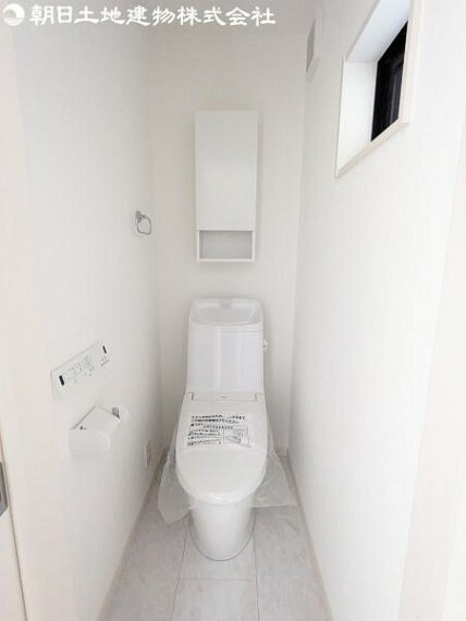 トイレ 1・2階とも温水洗浄機能付きの便座トイレです。