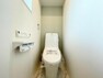 トイレ 【トイレ】ゆとりをもったトイレの広さ、白ベースに清潔感ある空間です。