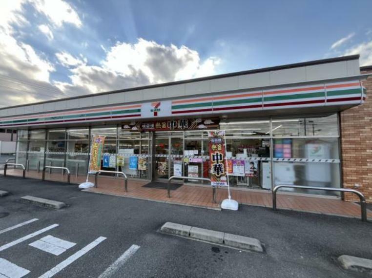 【周辺環境・コンビニ】セブンイレブン八代田中西町店様まで約550m（徒歩で約9分、車で約2分）です。ちょっとした買い物のときに近くにコンビニがあると嬉しいですよね。