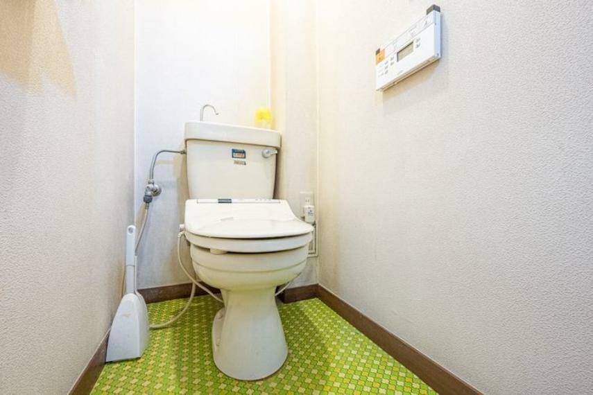 トイレ トイレは温水洗浄便座です