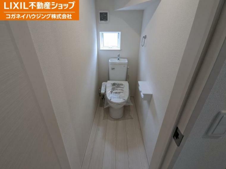 トイレ 落ち着いた色調のトイレです！明るく清潔感がありおすすめです！