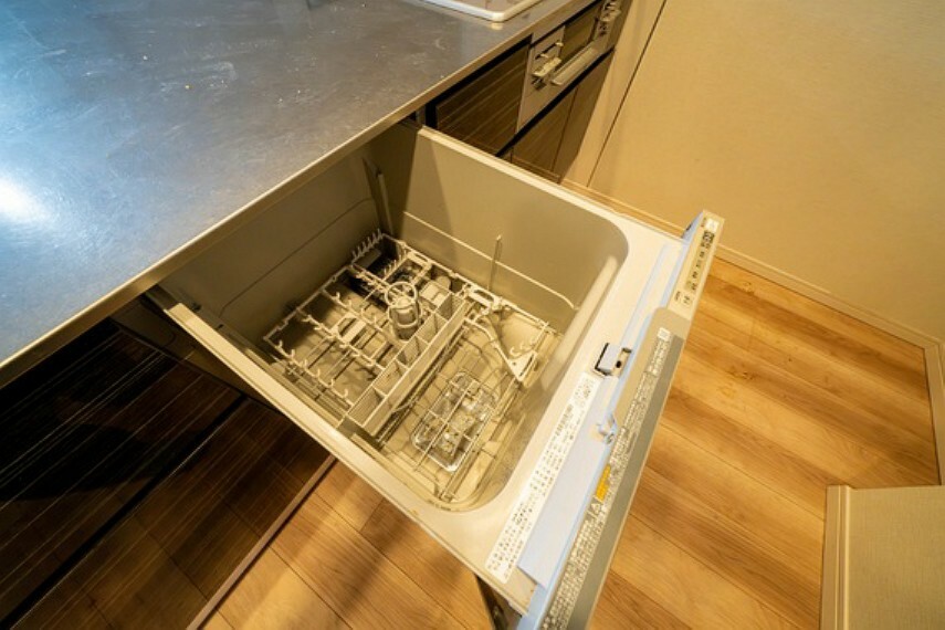 家事の負担を軽減できる食洗機を搭載。食後の時間を有効的に過ごせます。