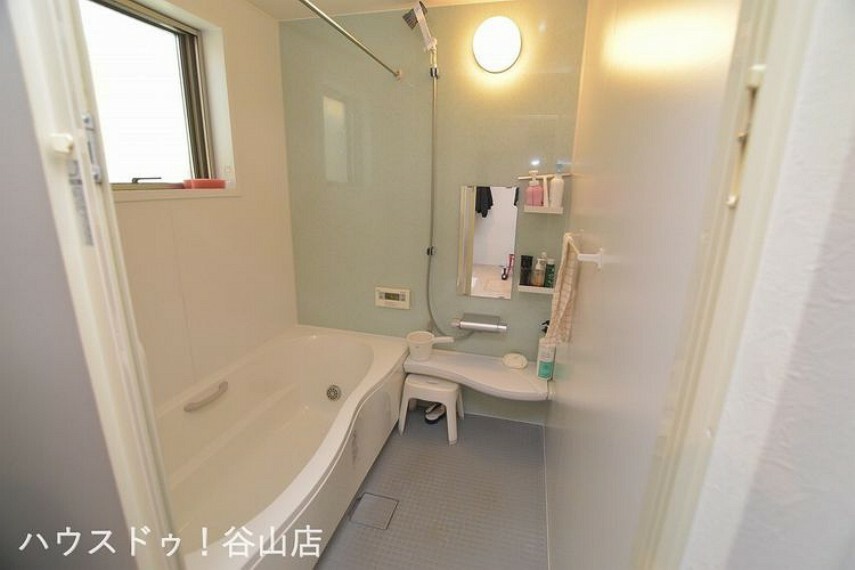 浴室 ”タイヨー中山店近くの築浅の売家”の浴室