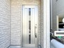 玄関 【Entrance】玄関はおうちの顔と言われます。玄関アプローチは、外観デザインの印象を左右します。ご家族の個性を出しながら、素敵な玄関でお客様をお迎えしてください。