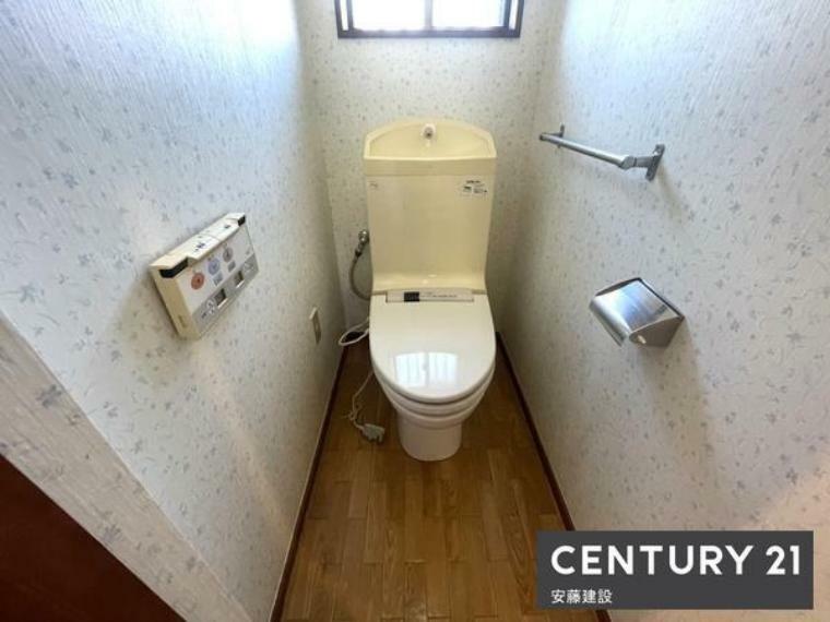 【　トイレ　/　toilet　】<BR/>明るく清潔的なウォッシュレット付きトイレ