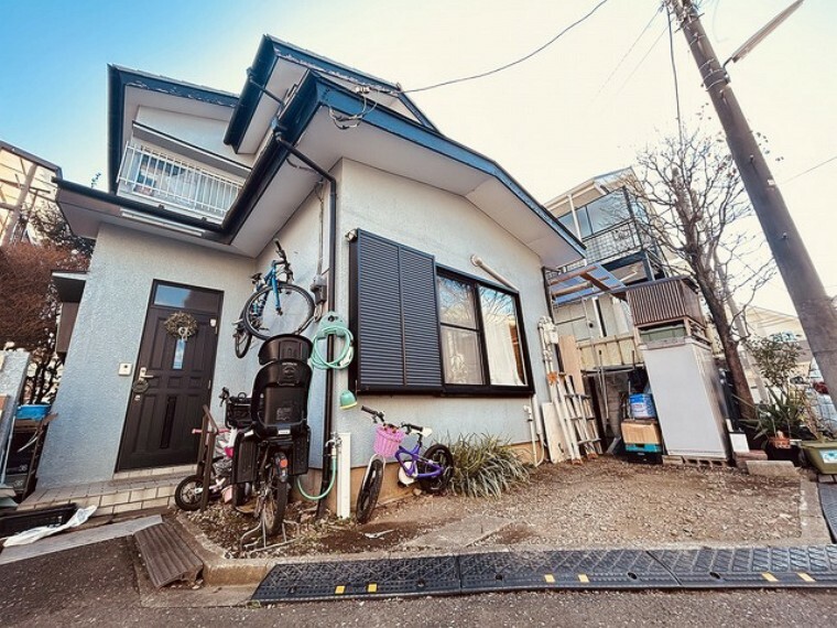 現況写真 周辺は住宅が建ち並ぶ閑静な住宅街です。