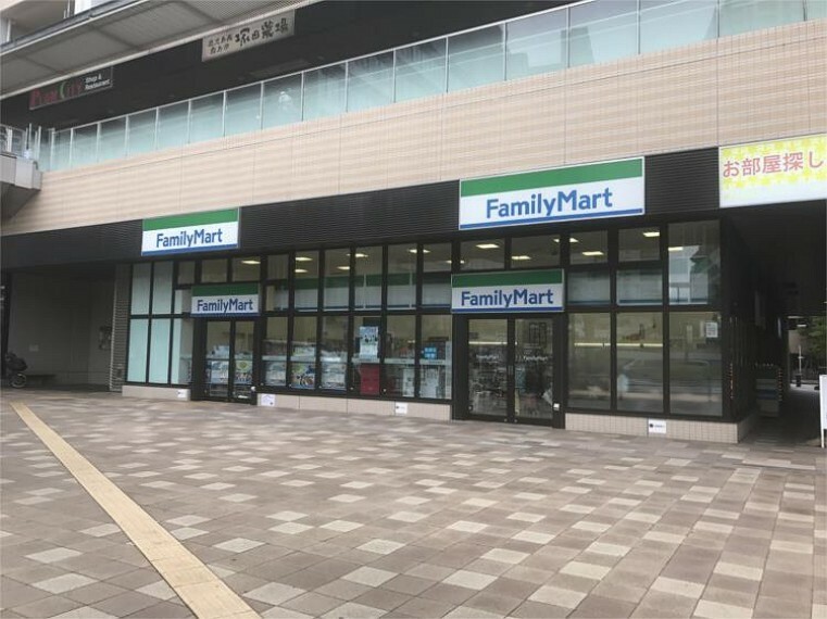 コンビニ ファミリーマート　武蔵浦和マークス店