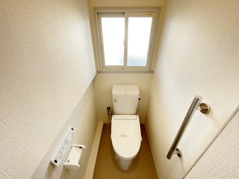 トイレ メンテナンスのしやすい組み合わせ型トイレ交換済。