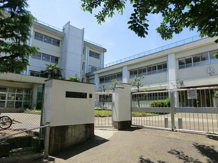 小学校 川崎市立千代ヶ丘小学校まで約850m