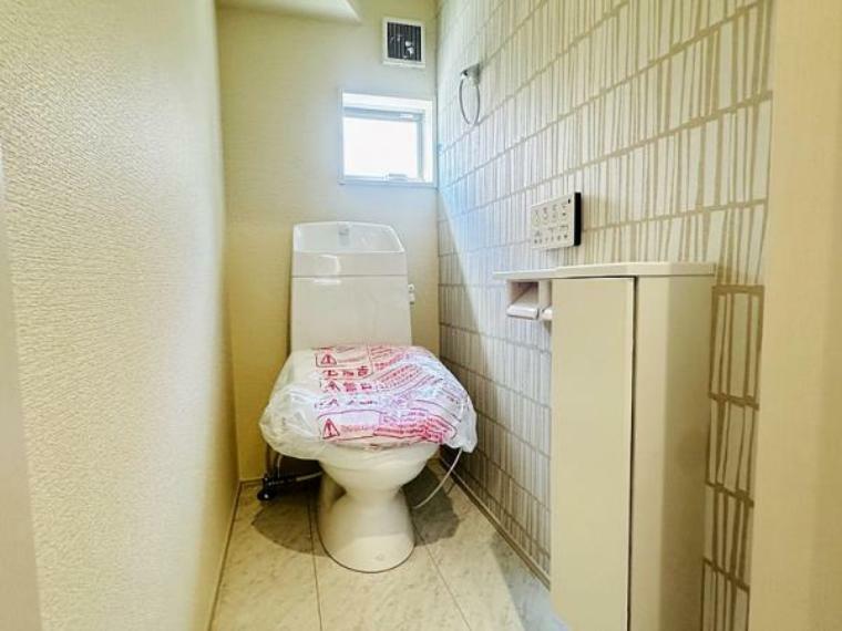トイレ 清潔に保ちたいトイレはウォシュレット完備で、1階と2階にそれぞれございます。