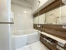 浴室 ゆったりとお過ごしいただけるバスルームは、心と身体の疲れを癒してくれる安らぎの空間です