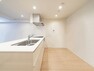 キッチン キッチン（画像はCGにより家具等の削除、床・壁紙等を加工した空室イメージです）。充分なスペースを確保しています。