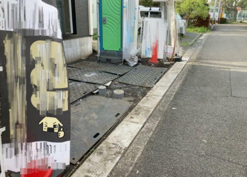 駐車場 駐車場と明記されていても、最小スペースでつくられた駐車場だと大型車は駐車できなかったり、出入りしにくくなったりする可能性があります。お車のサイズと購入したい物件の駐車場のサイズを現地で確認しましょう。