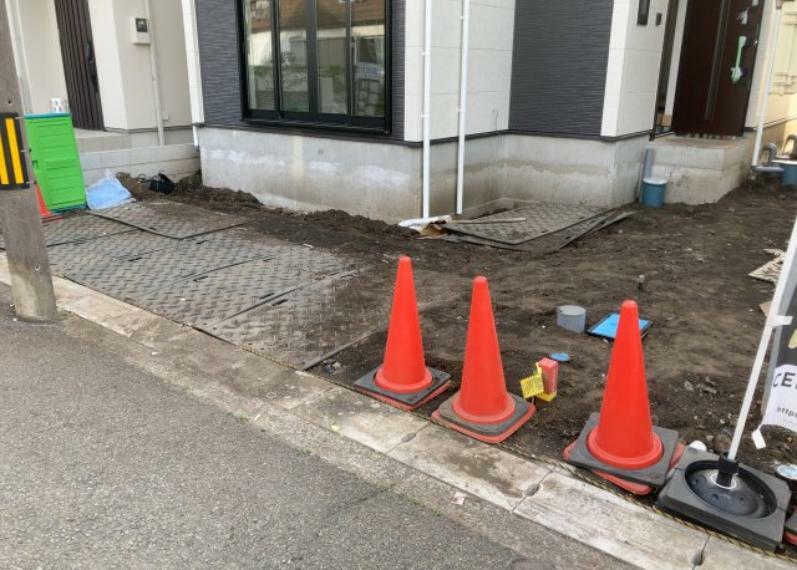 駐車場 駐車場と明記されていても、最小スペースでつくられた駐車場だと大型車は駐車できなかったり、出入りしにくくなったりする可能性があります。お車のサイズと購入したい物件の駐車場のサイズを現地で確認しましょう。