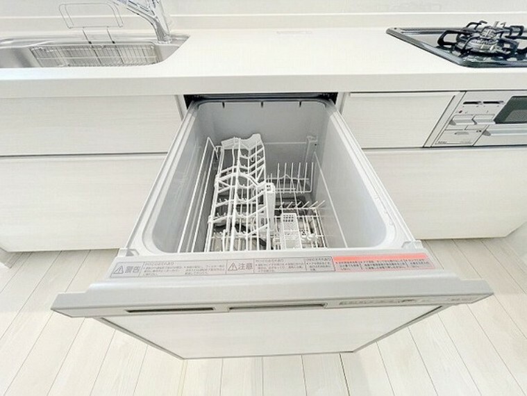 発電・温水設備 食器を洗っている間にお掃除など、様々なシーンで家事の時短に役立つ食洗機。省スペースのビルトインタイプを採用致しました。
