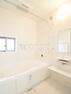 浴室 E号棟　白を基調とした清潔感あふれるバスルームです　　【府中市新町2丁目】