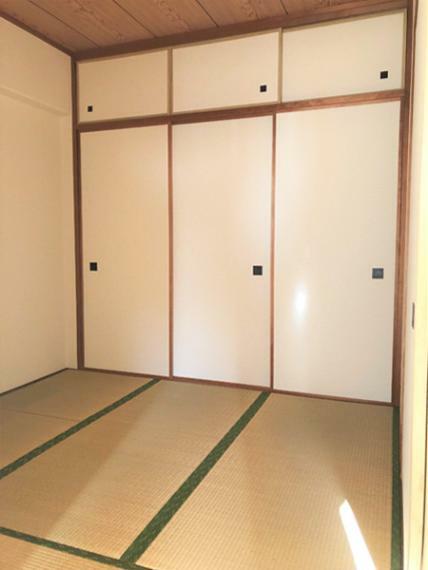 約4.5畳の和室。全居室・リビングが繋がっているのでどこからでも行き来が可能。