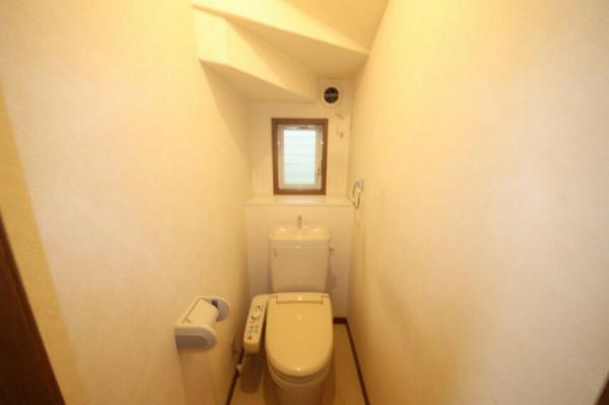 トイレ シンプルであたたかい雰囲気のトイレ！