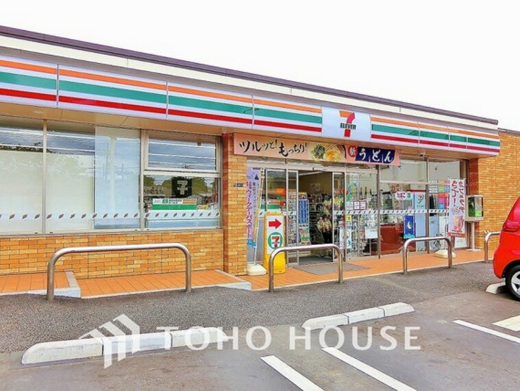 コンビニ セブンイレブン 横浜高田小学校入口店　距離180m
