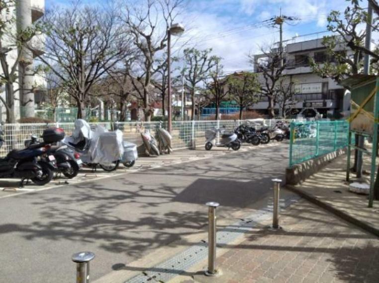 敷地内駐車場 バイク駐車場スペースです。