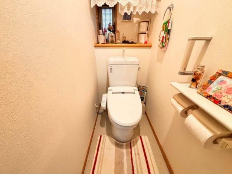 トイレ ～Toilet～シンプルな内装のスッキリとしたトイレです。お手入れやお掃除が、簡単にできるシンプルなデザインのトイレです。