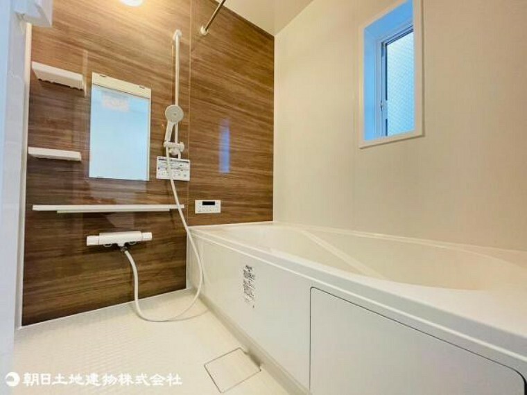浴室 ゆとりある空間で快適にお使いいただけるバスルーム。