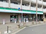 コンビニ ファミリーマート出町店