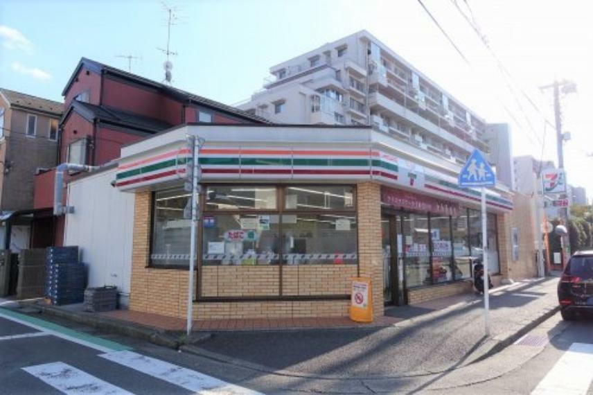 コンビニ 【コンビニエンスストア】セブンイレブン 横浜大豆戸町店まで89m