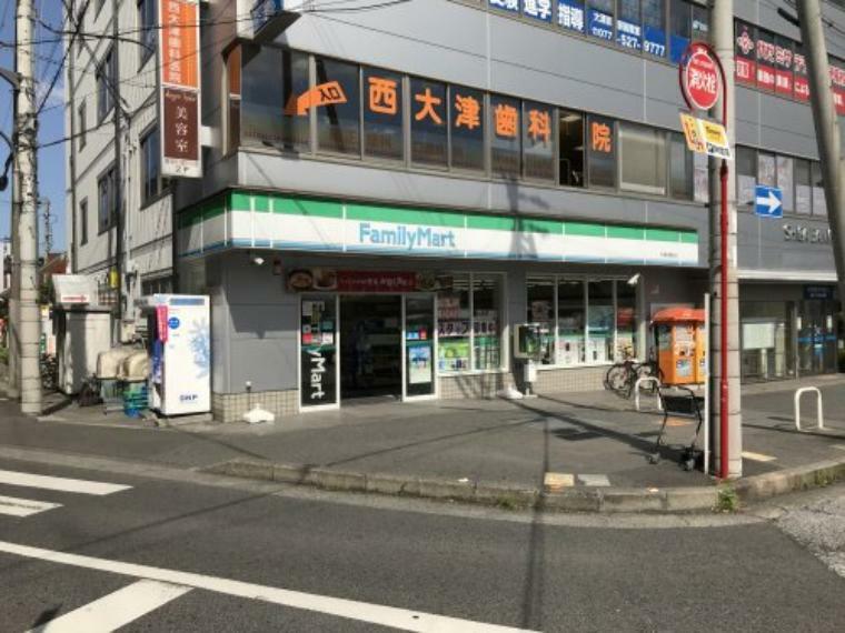 【コンビニエンスストア】ファミリーマート大津京駅前店まで50m