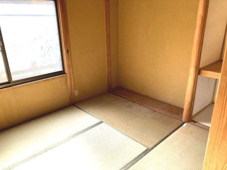 和室6帖。畳の表替えや貼り替えで見違えます！