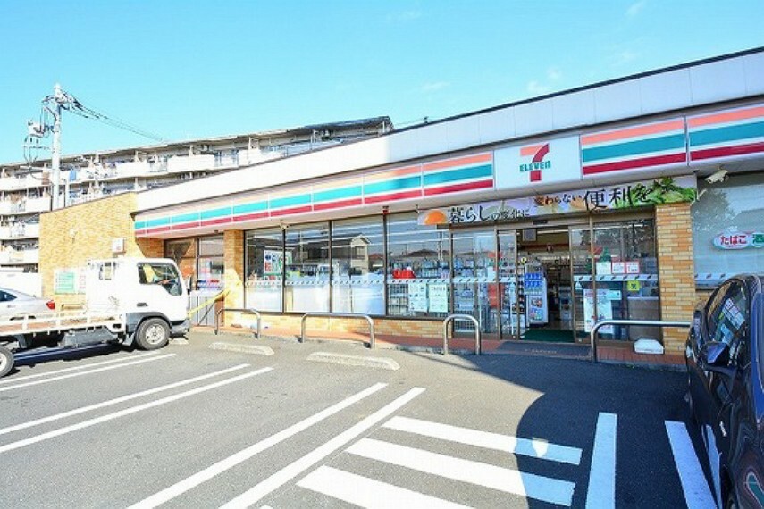 コンビニ セブンイレブン　原町田店　距離約30m