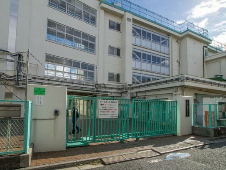 小学校 杉並区立杉並第三小学校　徒歩5分