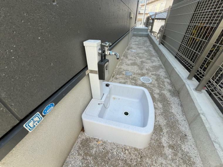 共用部・設備施設 あると便利な外水栓。ガーデニングに、洗車に、泥遊びやペットの散歩の後に。