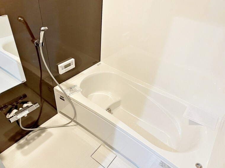 エコベンチ浴槽を採用！快適な半身浴のためのベンチスペースは節水にも効果を発揮します