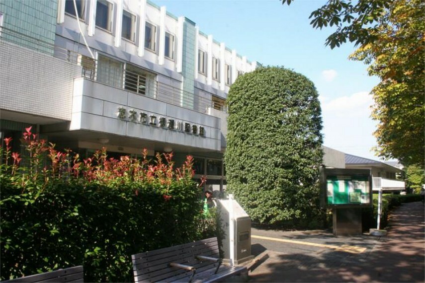 図書館 志木市立柳瀬川図書館