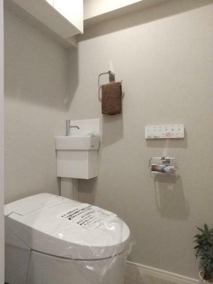 トイレ ■いつでも衛生的なウォシュレット付きトイレ