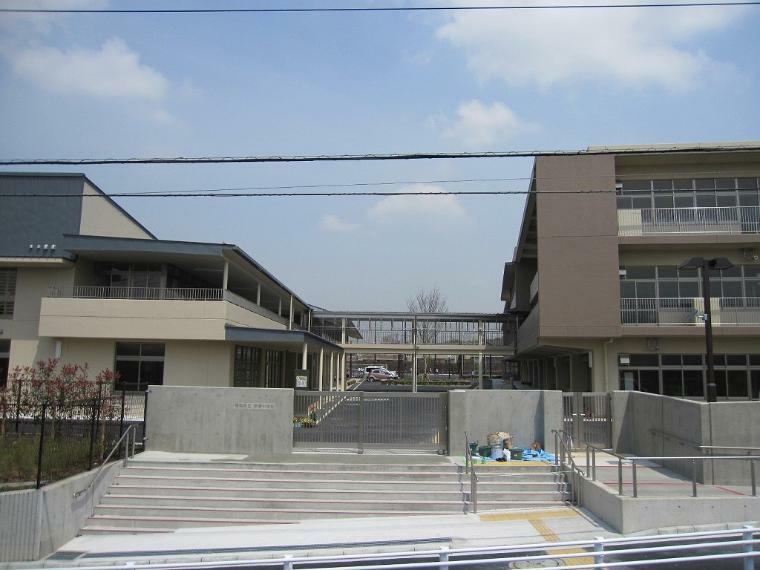 中学校 横浜市立早渕中学校（●令和元年に開校10年を迎えた早渕中。学校教育目標「学び合い 認め合い 高め合う」を目指して学習、行事、委員会活動、部活動に日々取り組んでいます。この10年間に早渕中学校の良き伝統が作られています●）