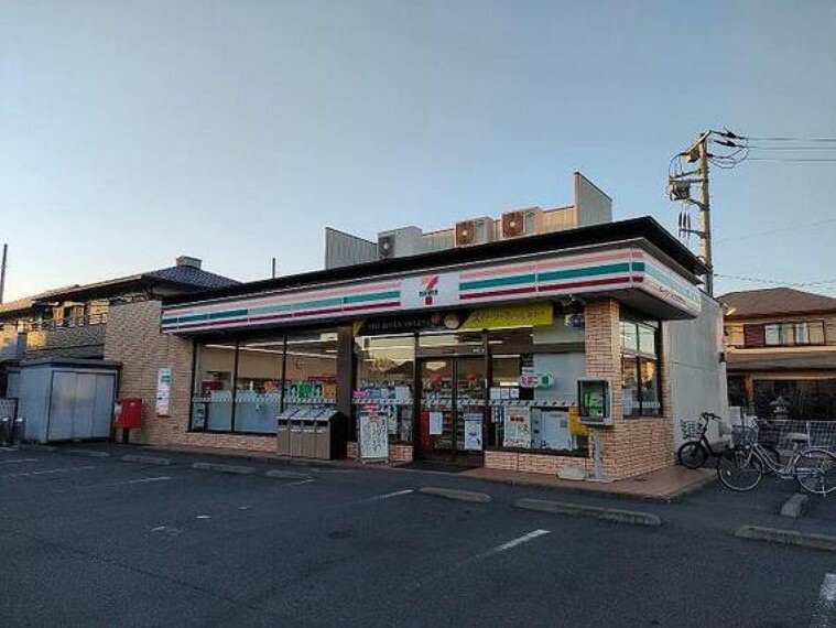 コンビニ セブンイレブン吉川きよみ野店　徒歩7分