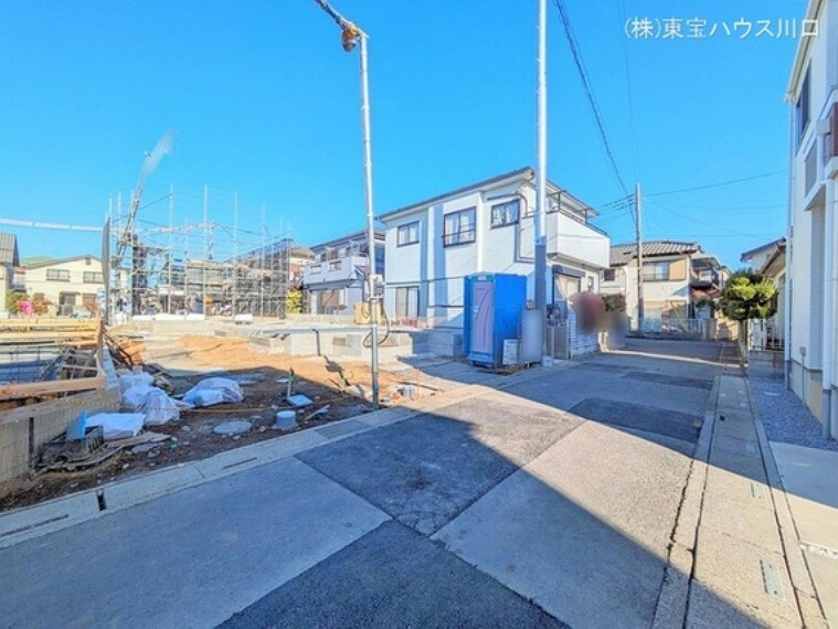 現況写真 前面道路含む現地