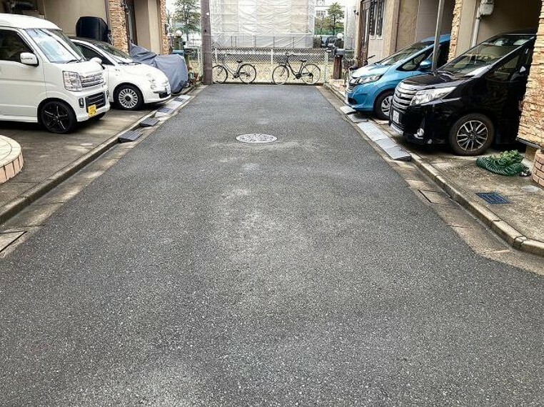 現況写真 前面道路含む現地写真です