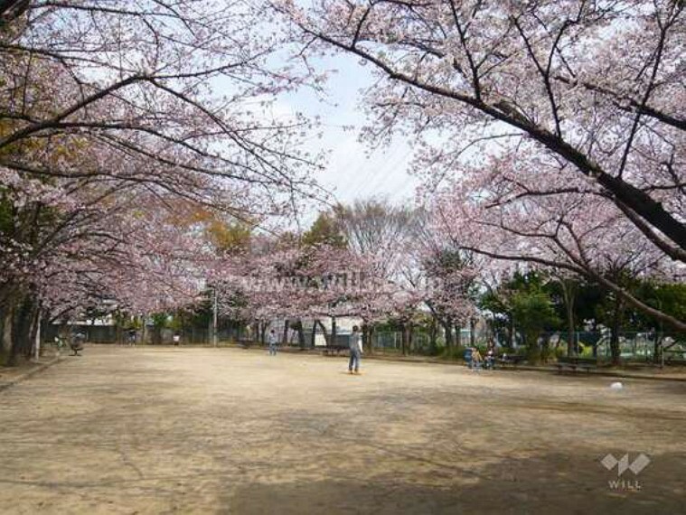 公園 上食満公園の外観