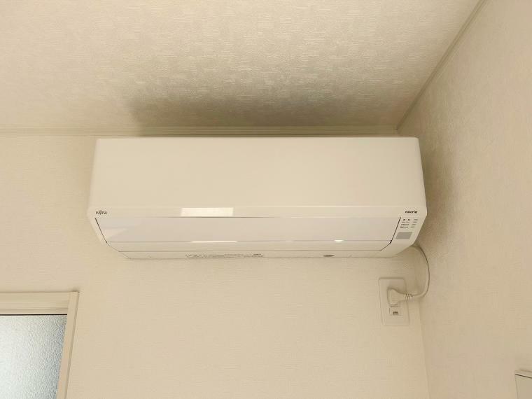 ≪冷暖房エアコン≫引っ越したその日から快適に過ごして欲しいから！リビング内にエアコンを設置しました！