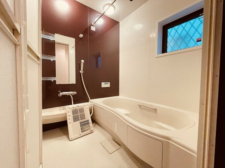 浴室 1坪サイズ（1600×1600）、ゆったりとわいわいご入浴頂けるゆとりのサイズ