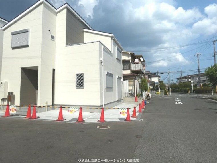 現況写真 ！南側道路幅員約9.2m（歩道含む）