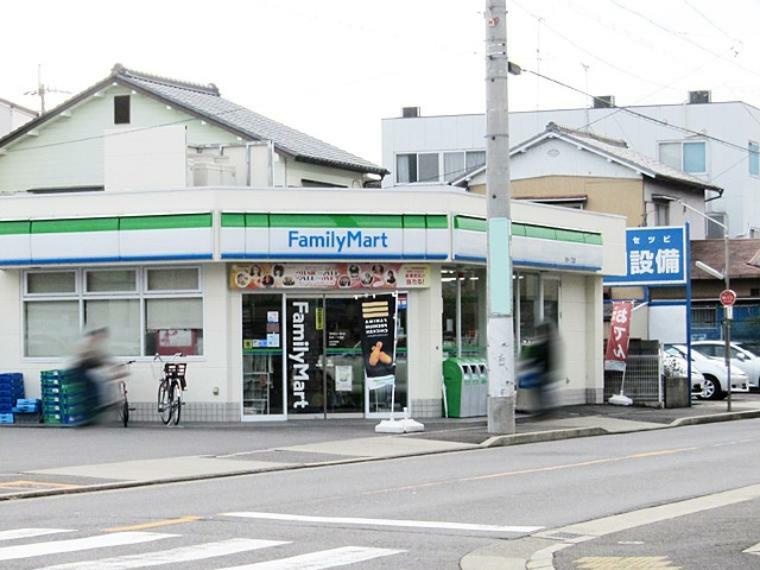 コンビニ ファミリーマート 杉村一丁目店