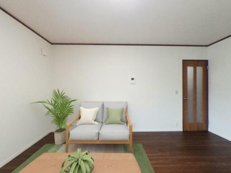 居間・リビング CG合成で家具を配置したイメージです。